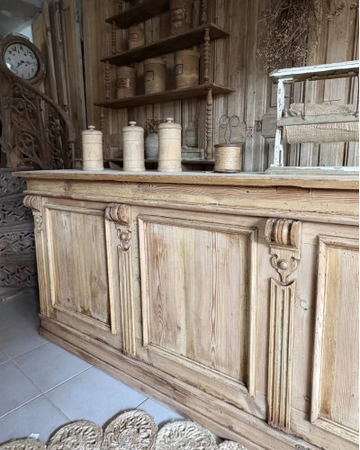 Superbe ancien comptoir de boutique