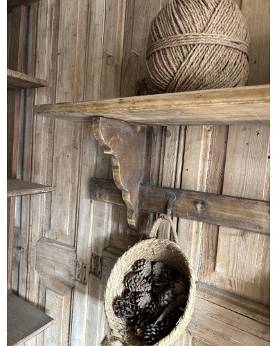 Ancienne étagère patères