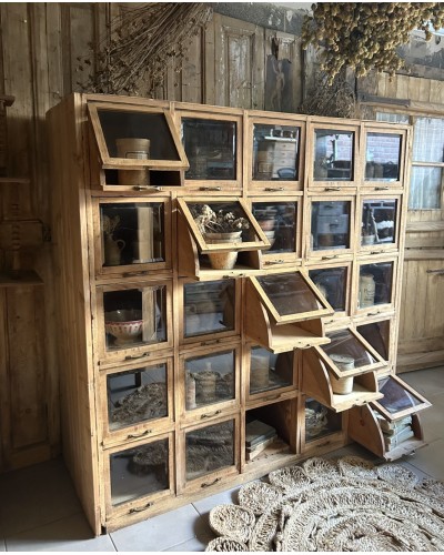 Ancien meuble à clapets vitrés et tiroirs coulissants , meuble de mercerie