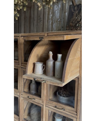 Ancien meuble à clapets vitrés et tiroirs coulissants , meuble de mercerie