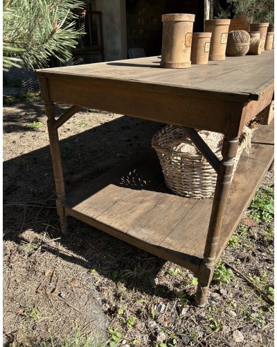 Ancienne table de drapier