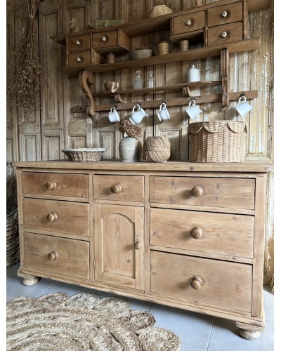 Ancien buffet en pin massif à tiroirs et porte