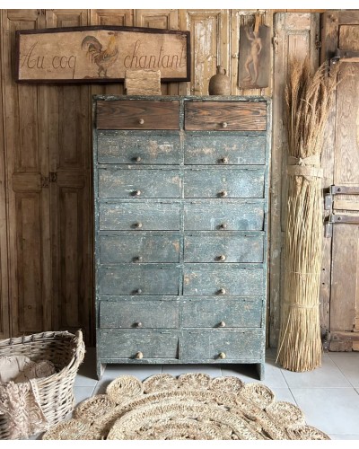 Ancien meuble à clapets