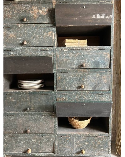 Ancien meuble à clapets
