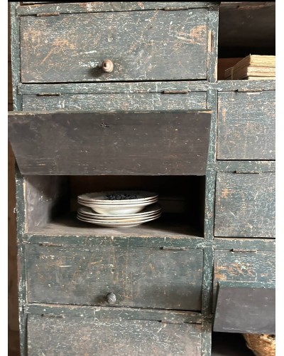 Ancien meuble à clapets