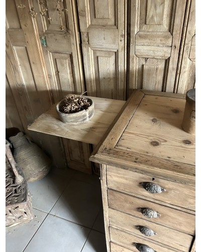 Fabuleux comptoir ancien en chêne avec tiroirs et tablettes rétractables debut XXe