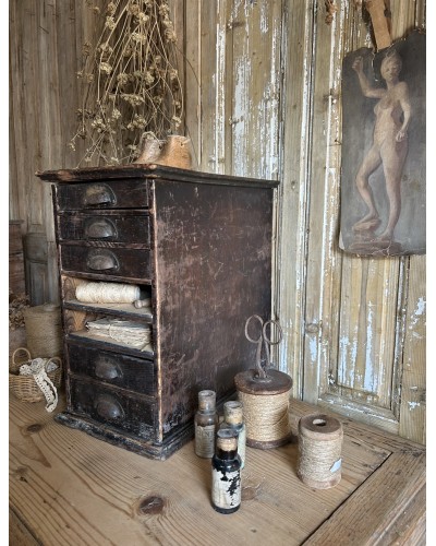 Ancien petit meuble de lunetier