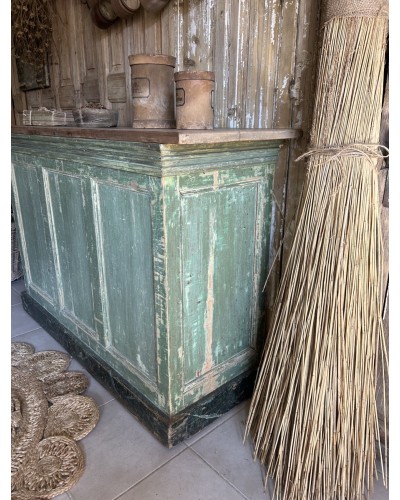 Comptoir ancien à la jolie patine vert forêt