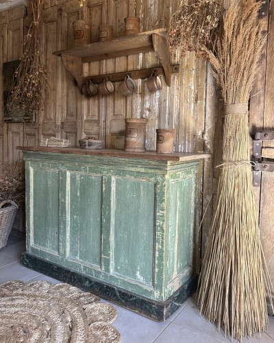 Comptoir ancien à la jolie patine vert forêt