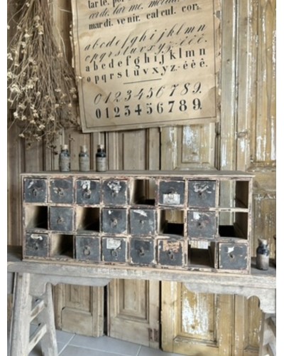 Petit meuble d’atelier à multiples tiroirs anciens