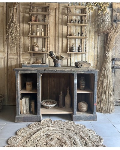 Ancien comptoir de commerce en bois massif