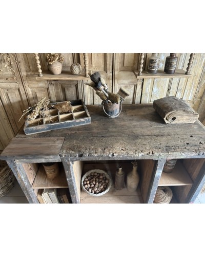 Ancien comptoir de commerce en bois massif