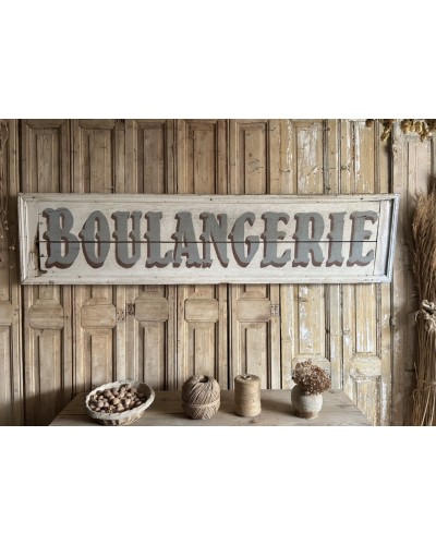 Ancienne enseigne de boulangerie peinte à la main