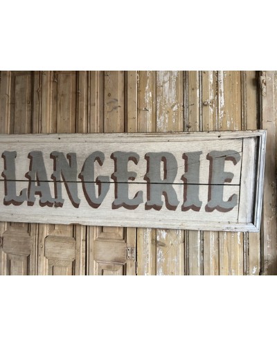 Ancienne enseigne de boulangerie peinte à la main