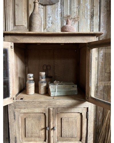Délicate Petite armoire vitrée ancienne