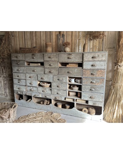 Ancien meuble de quincaillerie