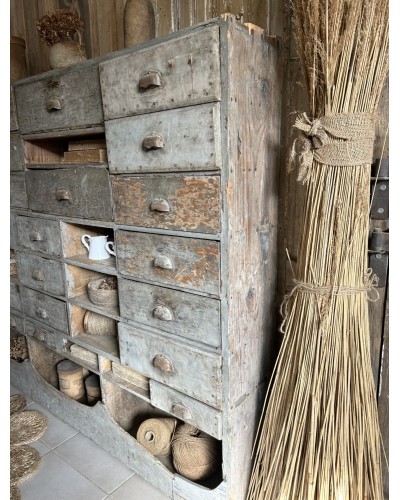 Ancien meuble de quincaillerie