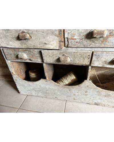 Ancien meuble de quincaillerie