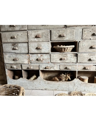 Ancien meuble de quincaillerie