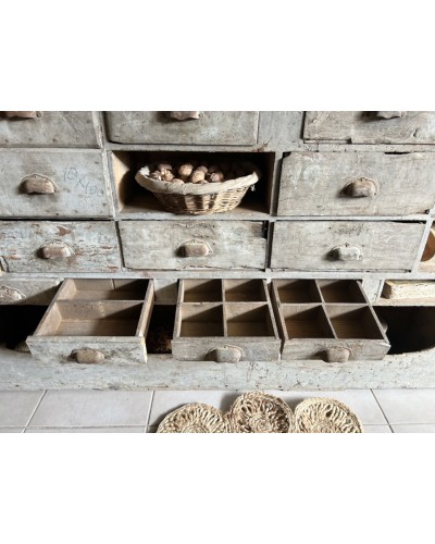Ancien meuble de quincaillerie