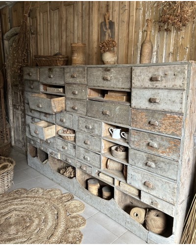 Ancien meuble de quincaillerie