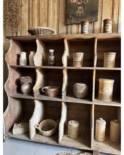 Ancien meuble grainetier en bois