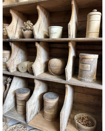 Meuble d’épicerie ancien