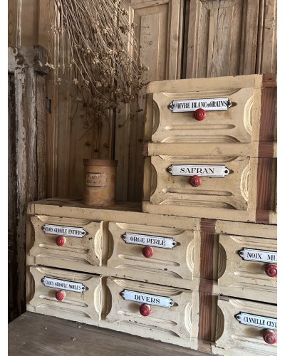 Exceptionnel meuble d’épicerie ancien à plaques émaillées d’origine
