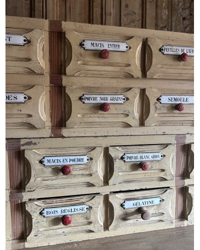 Exceptionnel meuble d’épicerie ancien à plaques émaillées d’origine