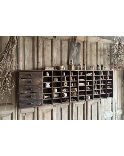 Ancien meuble d’atelier