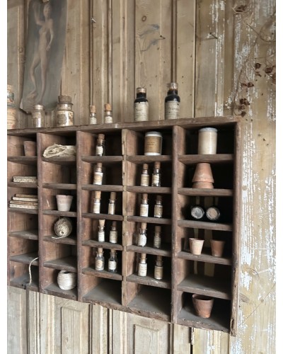 Ancien meuble d’atelier