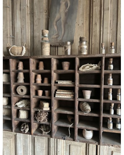 Ancien meuble d’atelier