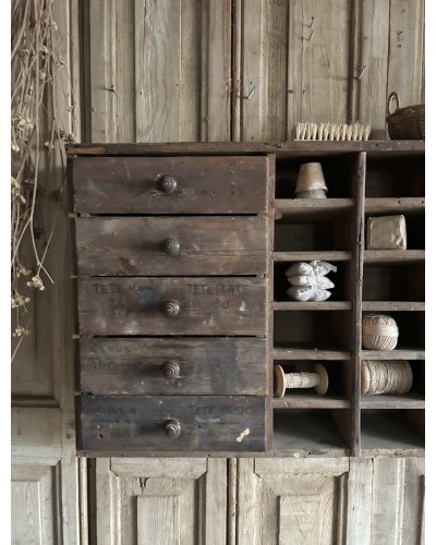 Ancien meuble d’atelier