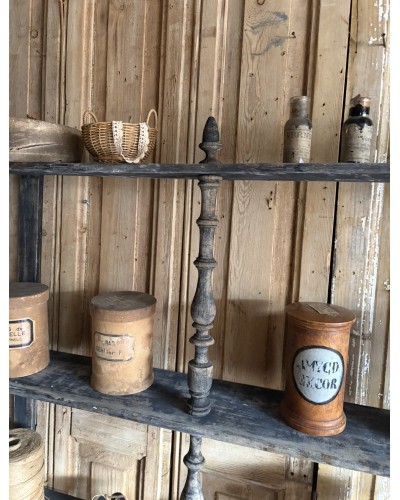 Ancien verrier de café, étagère murale