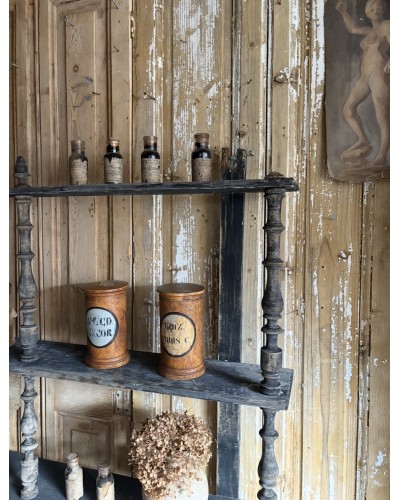 Ancien verrier de café, étagère murale