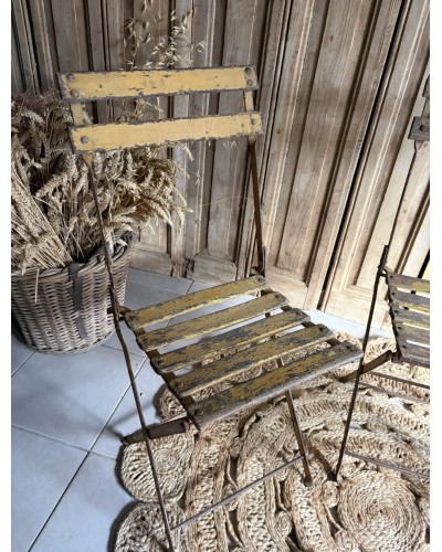 Trio d’anciennes chaises de bistrot pliantes VITTEL