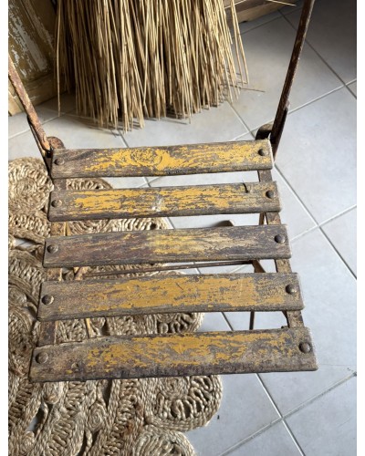 Trio d’anciennes chaises de bistrot pliantes VITTEL