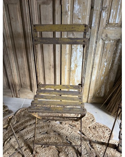 Trio d’anciennes chaises de bistrot pliantes VITTEL