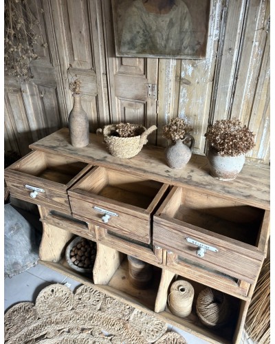 Ancien meuble grainetier d’épicerie – tiroirs, vitrines & plaques émaillées