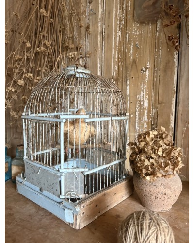 Ancienne cage à oiseaux – sublime patine bleu pâle