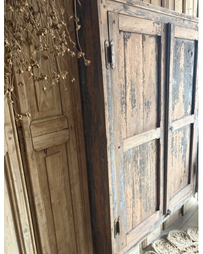 Ancien meuble d’atelier mural