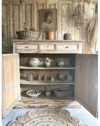 Ancien buffet parisien