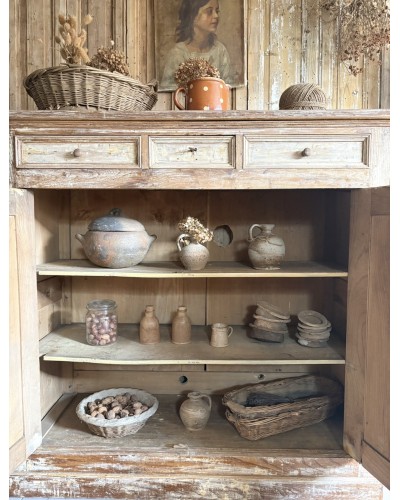 Ancien buffet parisien