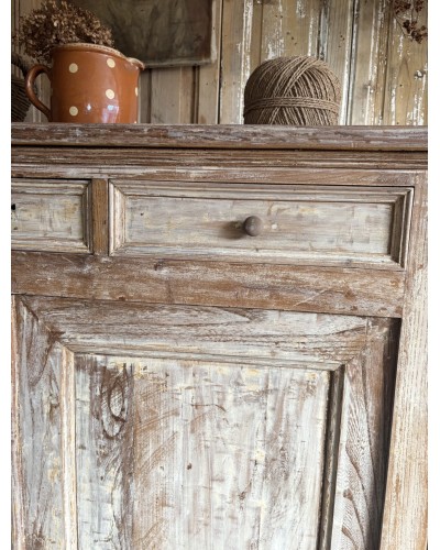 Ancien buffet parisien