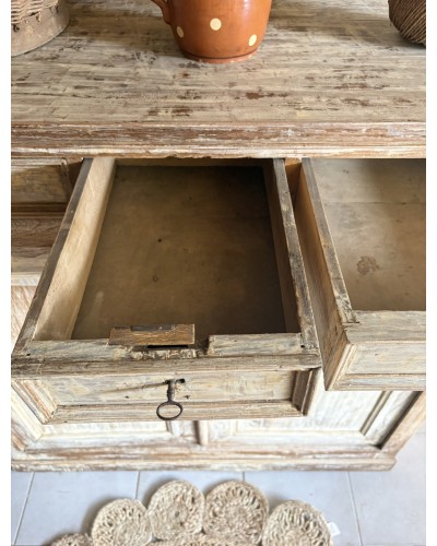 Ancien buffet parisien