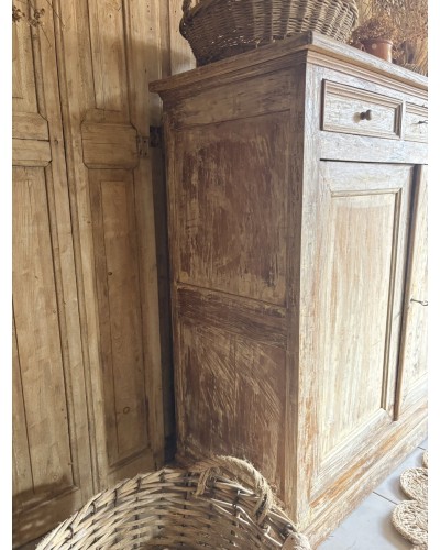 Ancien buffet parisien