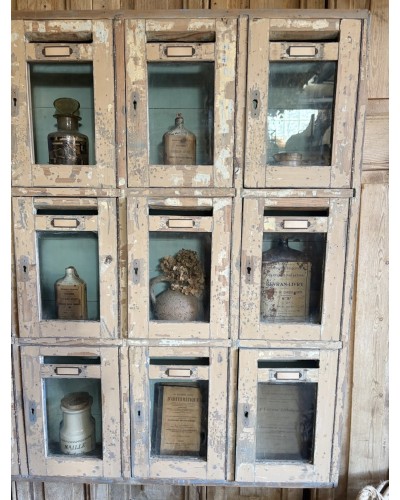 Ancien bloc de 15 boîtes aux lettres vitrées