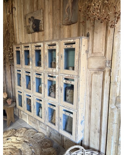 Ancien bloc de 15 boîtes aux lettres vitrées
