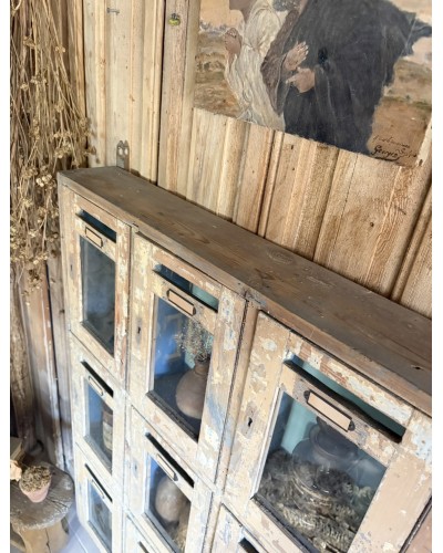 Ancien bloc de 15 boîtes aux lettres vitrées