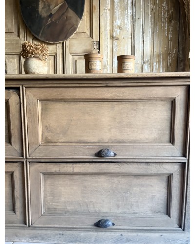 Ancien meuble à clapets en chêne